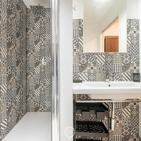 Urban Zen Studio Apartment